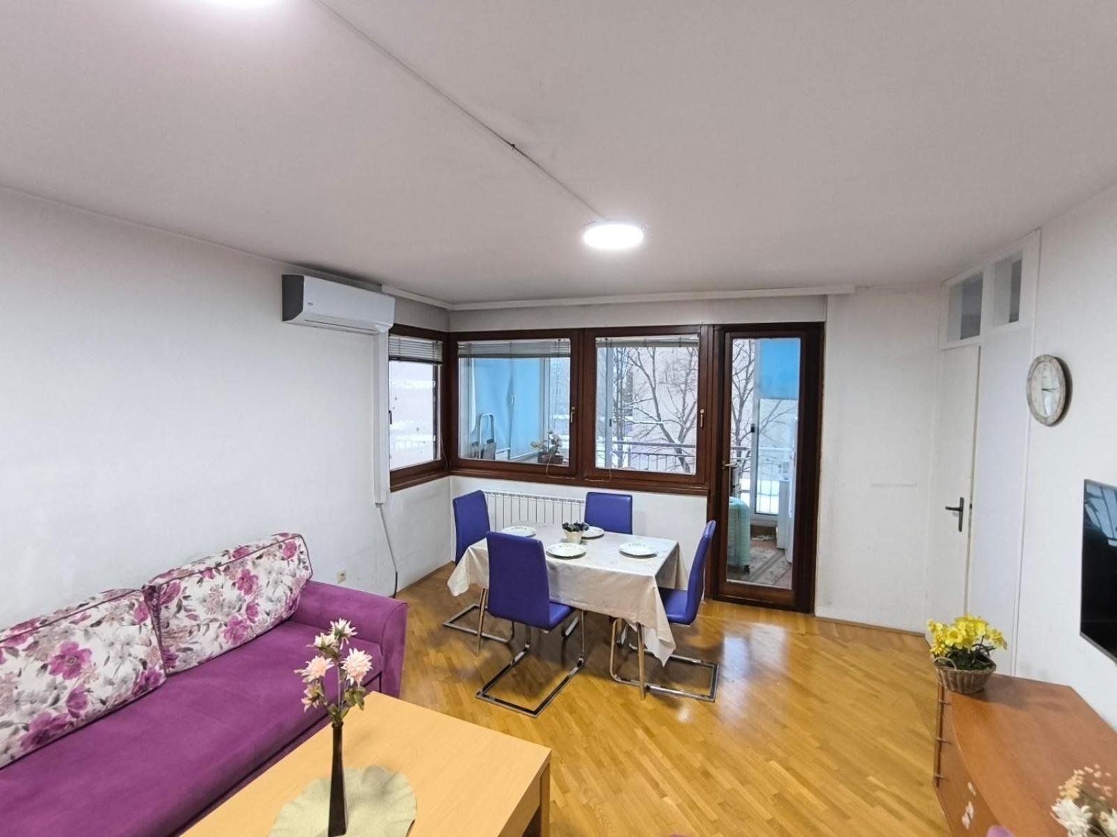 Chengic Comfort - Modern 2-bedroom Retreat Apartment *