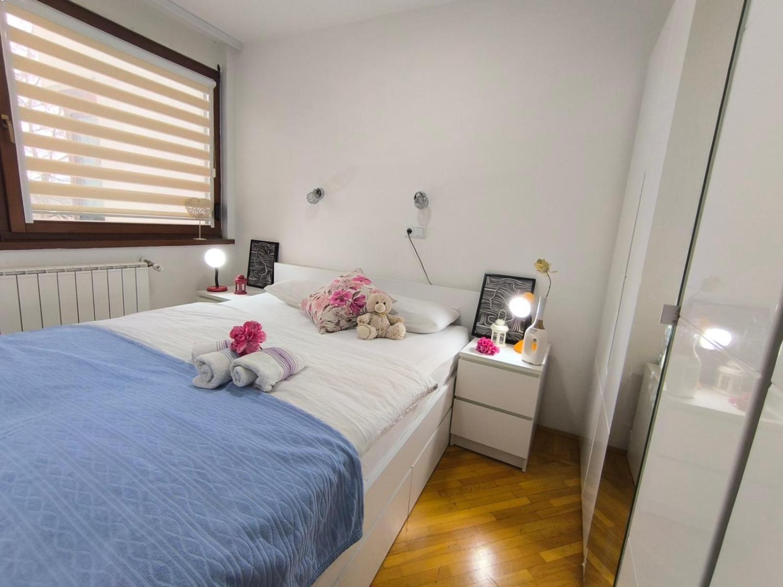 Chengic Comfort - Modern 2-bedroom Retreat Sarajevo