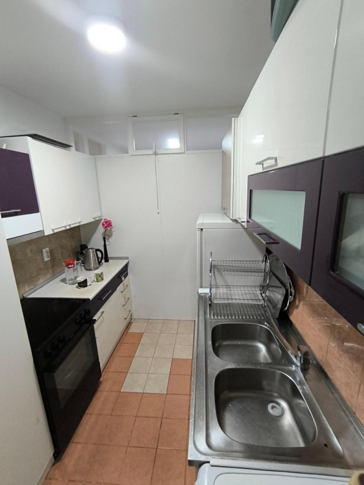 Chengic Comfort - Modern 2-bedroom Retreat Apartment