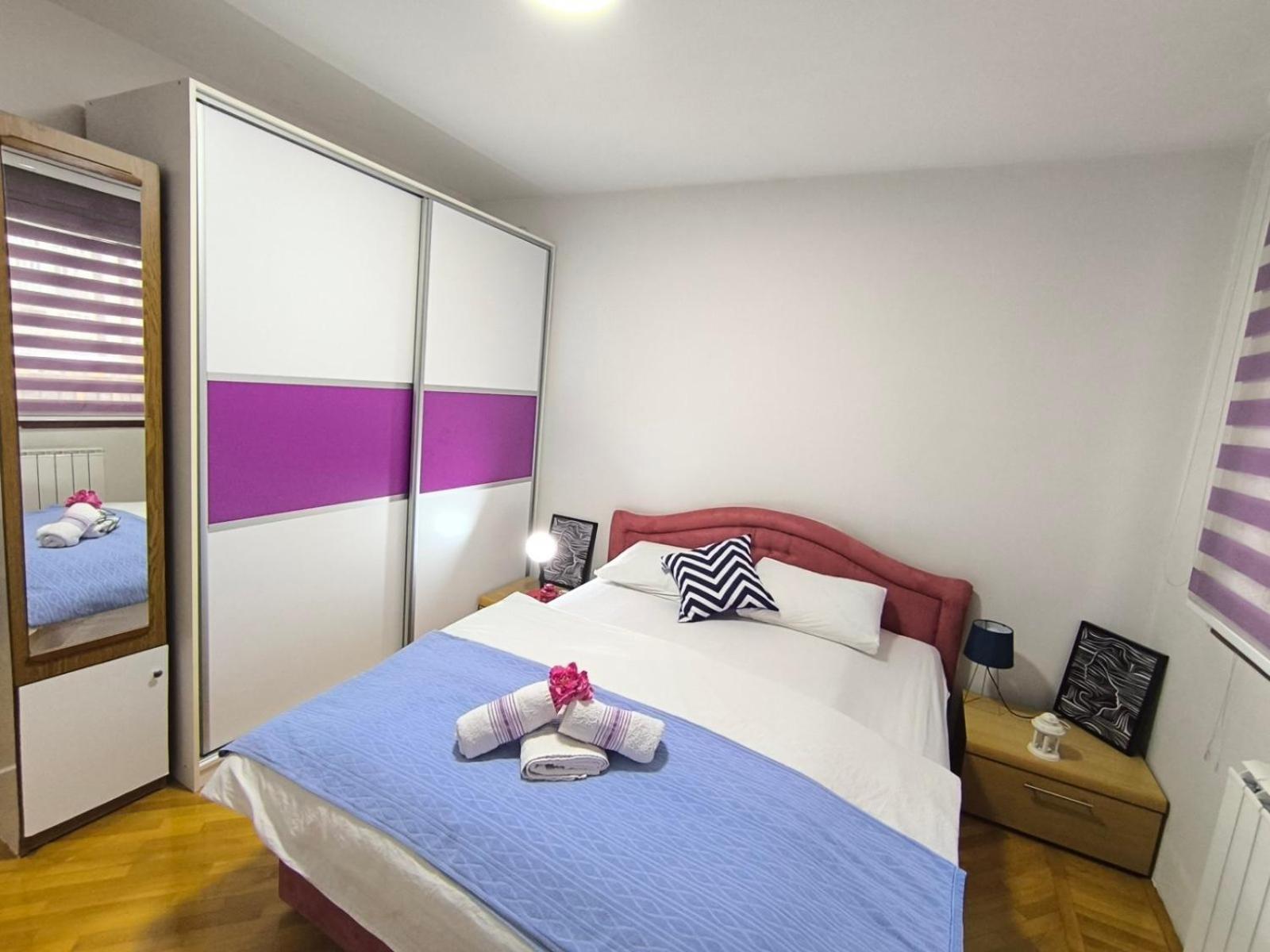 Chengic Comfort - Modern 2-bedroom Retreat Sarajevo